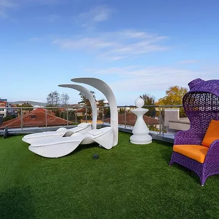 别墅 луксозна триетажна къща в центъра на 普里莫尔斯科