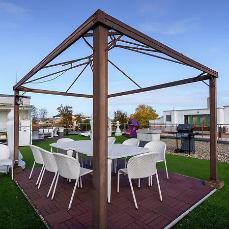 别墅 луксозна триетажна къща в центъра на 普里莫尔斯科