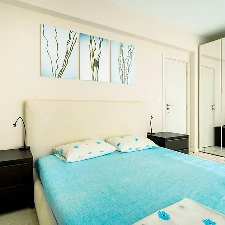 луксозна триетажна къща в центъра на * 普里莫尔斯科