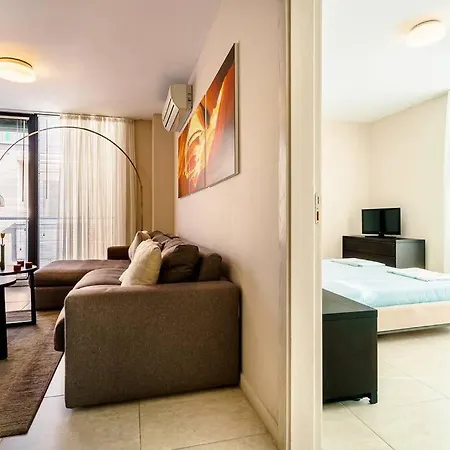 别墅 луксозна триетажна къща в центъра на 普里莫尔斯科